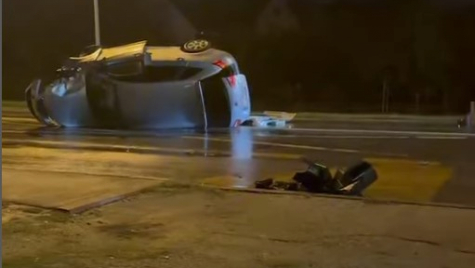 IZ PROVODA U BOLNICU Tri osobe su povređene kada se automobil prevrnuo (VIDEO)