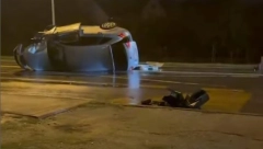 IZ PROVODA U BOLNICU Tri osobe su povređene kada se automobil prevrnuo (VIDEO)