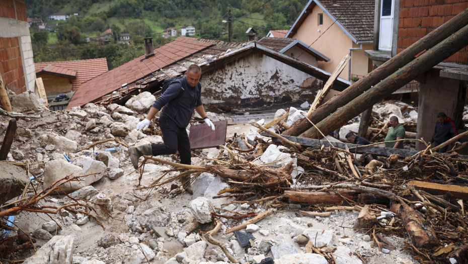 U UTORAK KOLEKTIVNA SAHRANA NASTRADALIMA U POPLAVAMA NA PODRUČJU JABLANICE