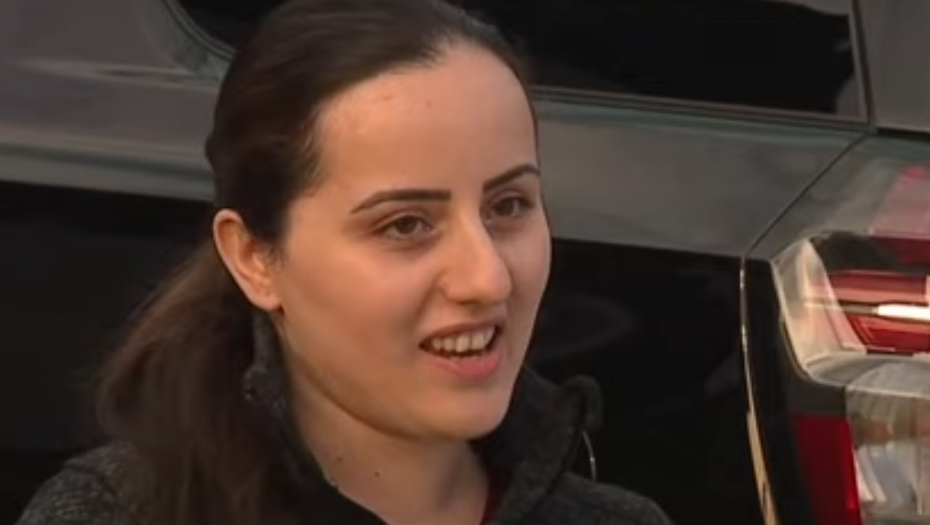 ŽENA PRIŠLA SVOJIM KOLIMA, DOBRO SRČKU NIJE DOBILA Kad je ugledala ŠOK prizor odmah pozvala policiju! (VIDEO)