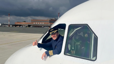 SINIŠA MALI U ULOZI KAPETANA! Ministar poslao jaku poruku: Ponosni smo na sve članove posade zbog kojih avio-kompanija postiže velike uspehe!