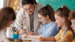 VEĆE ZARADE ZA PROSVETARE „Plate su bile 44.000, sada 97.000, a biće preko 103.000 dinara“