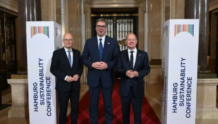 "NAJOZBILJNIJA PITANJA ZA BUDUĆNOST SVETA" Vučić stigao na Hamburšku konferenciju, dočekao ga Olaf Šolc