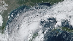 "KO OSTANE - UMREĆE!" Uragan zastrašujuće snage sve je bliži ovoj državi!