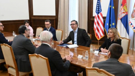 "UKAZAO SAM NA NEMOGUĆE USLOVE U KOJIMA SRBI ŽIVE NA KIM" Predsednik Vučić se sastao sa Kasanofom