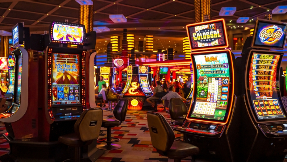 "KOCKA RAZARA DRUŠTVO, MI TO MORAMO DA ZAUSTAVIMO!" Tomislav Momirović:"Kladionice silaze sa bilborda, nećemo ih u blizini škola!"