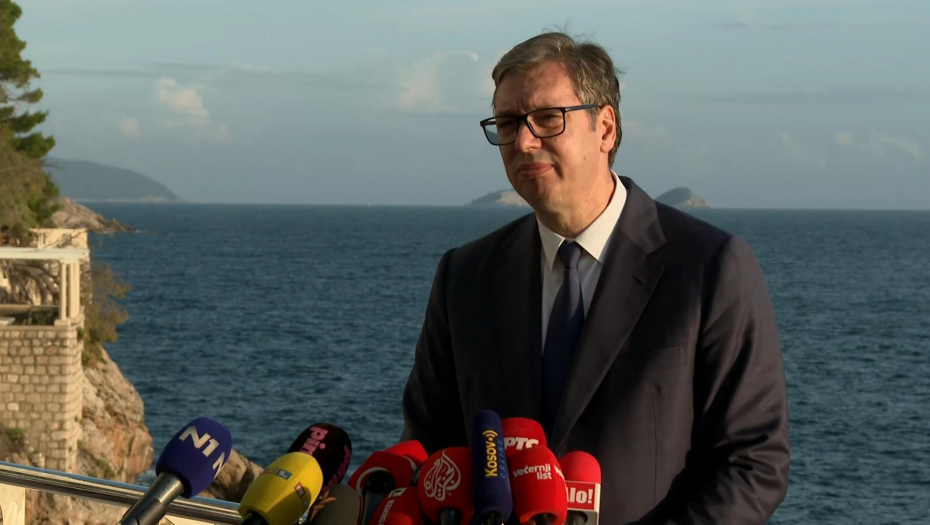 NEĆEMO UVODITI SANKCIJE RUSIJI Vučić se obratio iz Dubrovnika