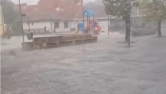 STRAŠNO NEVREME ZAHVATILO SRBIJU: Grad pogodio područje između Rače i Batočine! (VIDEO)