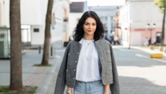 OVAJ AUTFIT MORA DA IMA SVAKA ŽENA Dva komada apsolutno dominiraju jesenjom modom, stoje kao saliveni i prikrivaju nedostatke