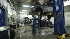 VOZAČI, USKORO SLEDI ZAMENA GUMA Tu je detaljan pregled cena, ali i savet vulkanizera Branka