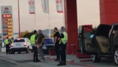 HAOS U KRAGUJEVCU! Pucnjava na benzinskoj pumpi! (VIDEO)