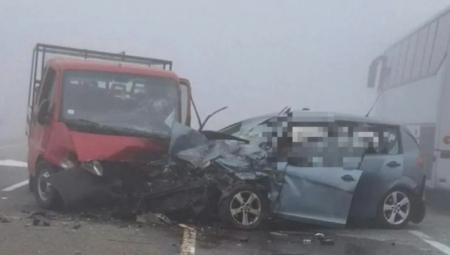 POZNATO STANJE POVREĐENIH U UDESU KOD PARAĆINA Nakon jezivog udesa u bolnicu prevezeno šest osoba