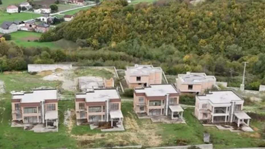 Komšije prodaju naselje sa 29 vila! Kako je milionski kompleks završio na oglasima