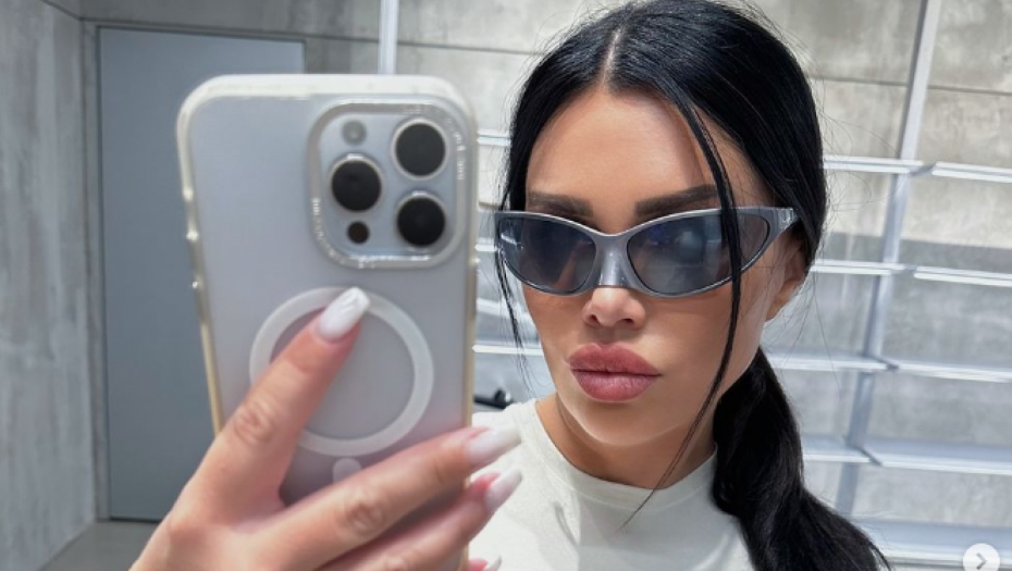 PROŠETALA U BELOJ HALJINI BEZ DONJEG VEŠA! Stanija Dobrojević pomamila muški rod, ipak našla sebi manu: ''Kao da sam trudna''