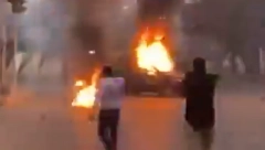 IMA MRTVIH NA ULICAMA Potpuni haos u Pakistanu, policija udarila na demonstrante - LETE KAMENICE, GORE KOLA (VIDEO)