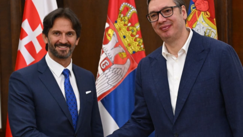 ZAHVALAN SAM SLOVAČKOJ NA DOSLEDNOM STAVU PO PITANJU KOSOVA I METOHIJE Vučić se sastao sa njihovim ministrom odbrane