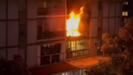 POGINULA JEDNA OSOBA U POŽARU NA ZVEZDARI! Gori stan u Velikomoravskoj broj 11: Mnoštvo vatrogasaca se bori sa vatrenom stihijom!