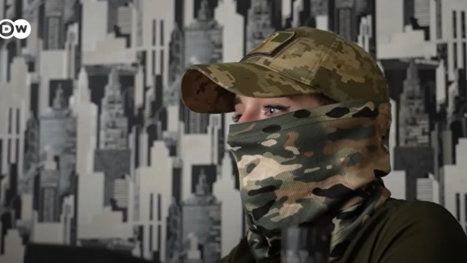 SKANDALOZNA KAMPANJA REGRUTACIJE: Ukrajinska vojska koristi gole devojke da privuče regrute! (FOTO)