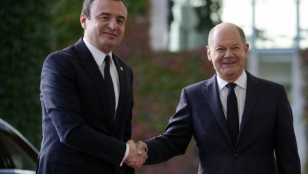 KURTI ZAKUKAO ŠOLCU Traži ukidanje mera EU protiv Prištine i vazdušni prostor Srbije