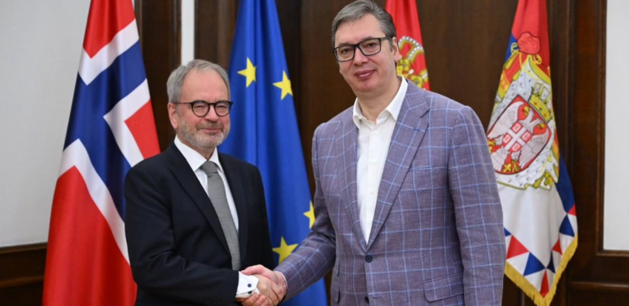 "RAZMOTRILI SMO KLJUČNE TEME": Vučić razgovarao sa specijalnim izaslanikom Kraljevine Norveške za Zapadni Balkan (FOTO)