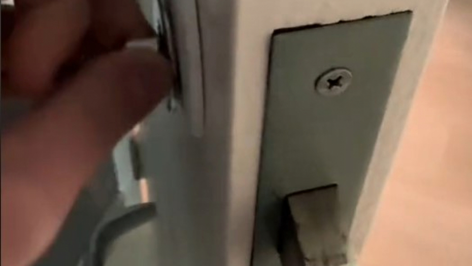 ''OTKLJUČAO SAM NOVI STRAH''  Tiktoker podelio zastrašujuće iskustvo iz hotelske sobe! (VIDEO)