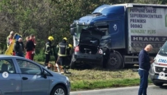 POGINULA ŽENA U UDESU KOD SOMBORA Kamion naleteo na automobil