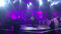 NAŠEM PEVAČU UMRLA SUPRUGA (33) Ostao je sam sa četvoro dece, detalji potresli javnost!