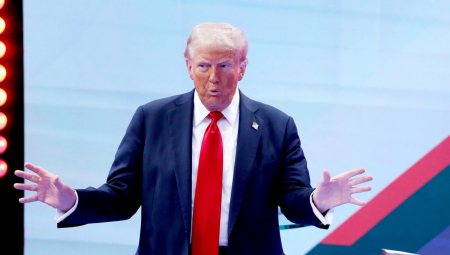 DONALD TRAMP ZAPENIO OD BESA Bez dlake na jeziku opleo po filmu o njemu, a komentar o Ivani Tramp je uzdrmao svet!