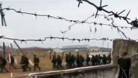 PROKREMALJSKI BLOGERI TAJNO SNIMALI: "Ima ih milion"! Severnokorejski vojnici stigli u Rusiju? (VIDEO)