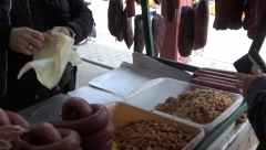 PRED SEZONU SLAVA LJUDI OTIŠLI NA PIJACU, PA SE ŠOKIRALI CIFRAMA! ''Ista cena čvaraka i pršute? To nikad nije bilo...'' (VIDEO)
