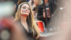 VELIKA I SLAVNA, NIKO NE BI VEROVAO DA SE OVAKO MOŽE OSEĆATI Anđelina Džoli o problemu koji pogađe sve, ni nju nije zaobišao