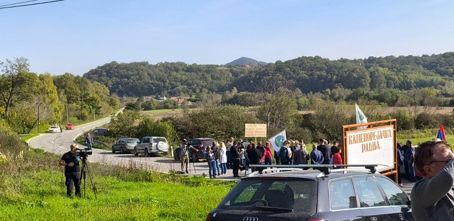 NAPADNUT DEKA, LJUDI NE MOGU NA SAHRANU, ALI NI KOLA HITNE POMOĆI... Ovo je vrhunac bahatosti lažnih ekologa i opozicije! (VIDEO)
