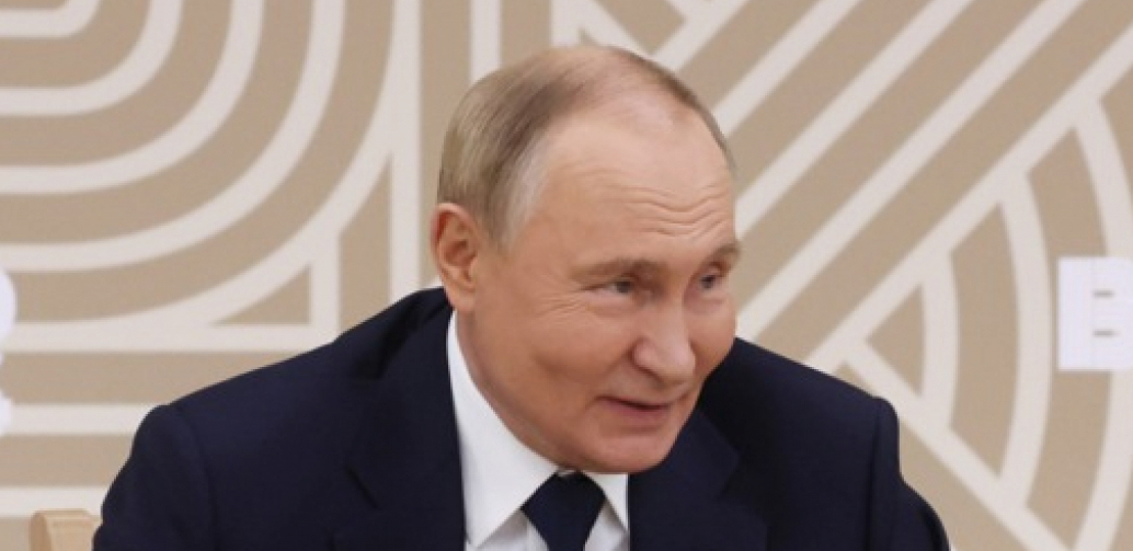 SVE OČI UPRTE U KAZANJ Putin započeo pregovore sa Madurom
