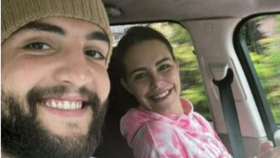 VELJKO I BOGDANA NAPUSTILI SRBIJU! Bokser spojio lepo i korisno, evo gde ju je odveo, odmah objavili fotke - svi komentarišu