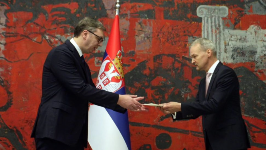 "HOLANDIJA MOŽE DA NAM PONUDI DRAGOCENA ISKUSTVA" Vučić primio akreditivna pisma novog ambasadora Kraljevine Holandije (FOTO)