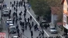 EPILOG NEZAPAMĆENOG HAOSA U PAZARU Huligani povredili šest policajaca u nemirima, brutalni snimci ispred stadiona šokirali sve (VIDEO)