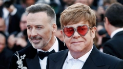 ,,NIJE OSTALO MNOGO OD MENE" Elton Džon ostao bez nekih od najvažnijih delova tela, jedva smo ga prepoznali