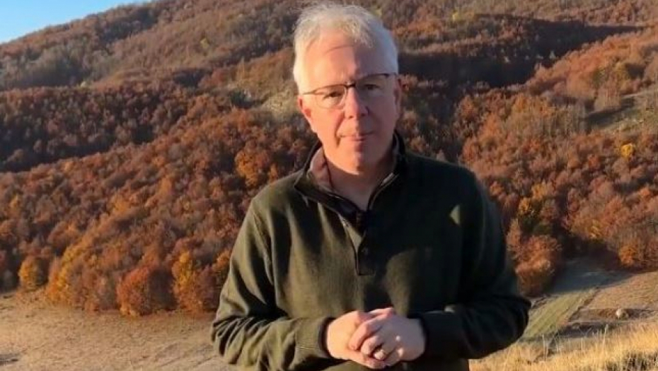 KO JAŠE ZMAJA NE BOLE GA... NOGE Američki ambasador stao pred kameru pa najavio lov na aždaje!? Šta Vašington sprema Bosni?