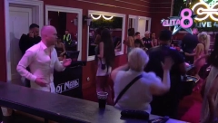 SEVNULO MEĐUNOŽJE UČESNICI ELITE Sve se videlo, prisutni zatečeni skandaloznim stajlingom!