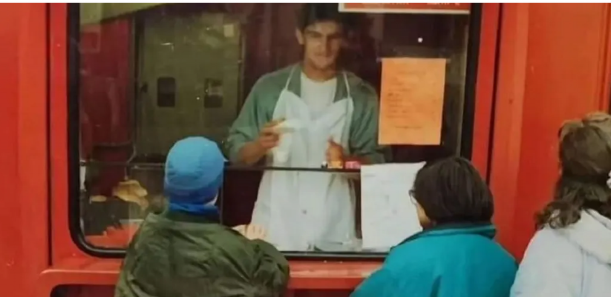 DECI IZ DOBA JUGOSLAVIJE JE SADA POTEKLA VODA NA USTA Da li znate šta se prodavalo u ovom kiosku?
