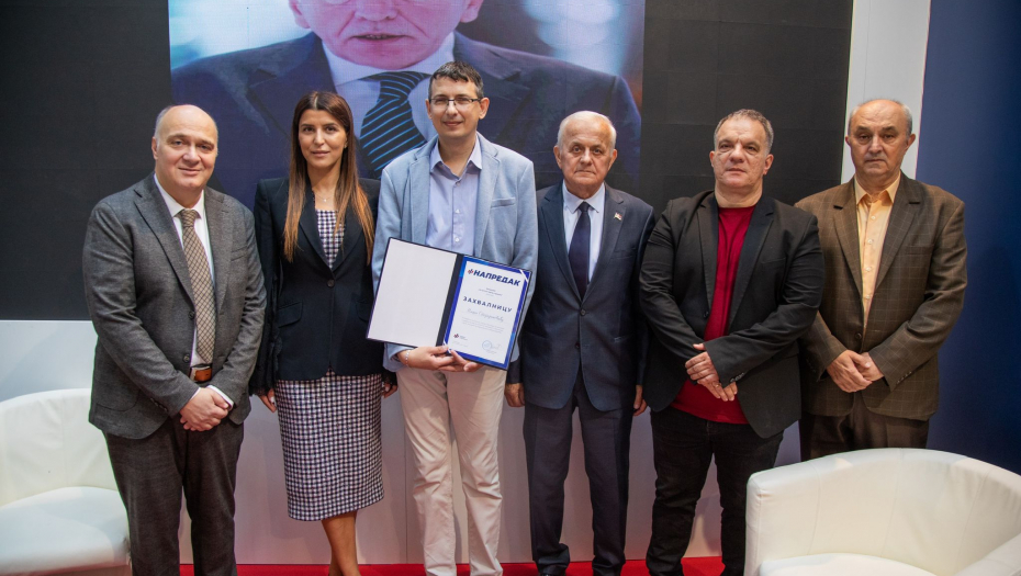 Fondacija ”Za srpski narod i državu” dodelila zahvalnicu Institutu za političke studije (FOTO)