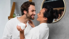 KOJI DEO TELA PRVO OPERETE? Ta vaša navika otkriva koliko ste dobri u krevetu!