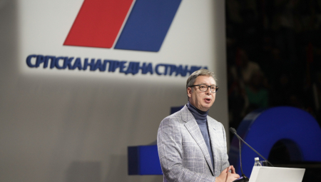 NEĆEMO DA UVODIMO SANKCIJE KAKO BILO KO HOĆE! Vučić se obratio moćnim rečima u Vršcu: Vidim šta se bliži, odbranićemo zajedno Srbiju! (FOTO/VIDEO)