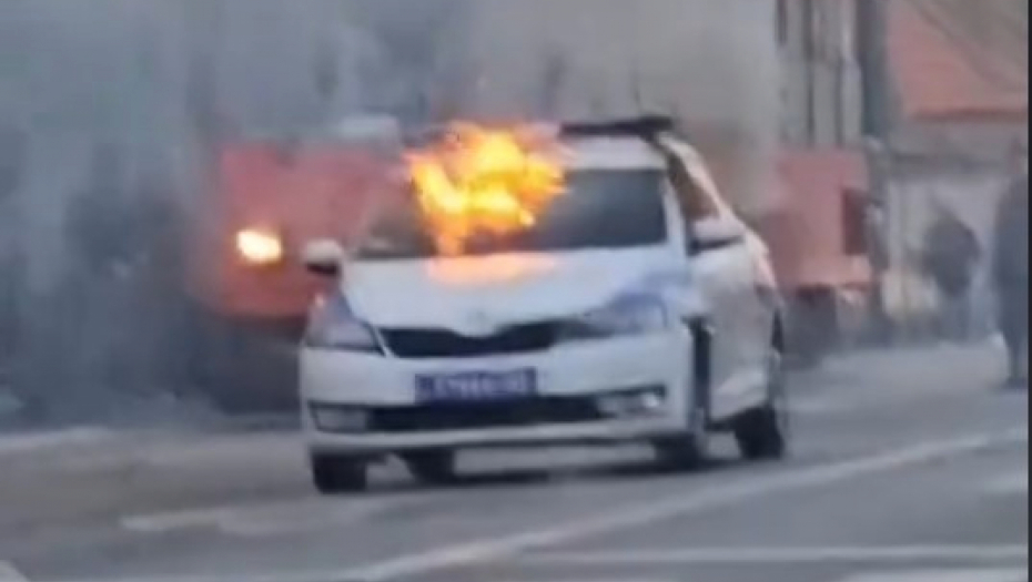 ZAPALIO SE POLICIJSKI AUTOMOBIL Vatrogasci intervenisali zbog požara, haos se desio kod Zoo-vrta