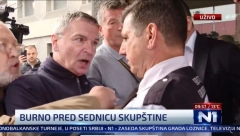 ĐILASOVCI OPET DIVLJAJU Prave haos ispred Skupštine Loznice, ĆUTA NASILAN! Snimljeno uličarsko ponašanje (VIDEO)