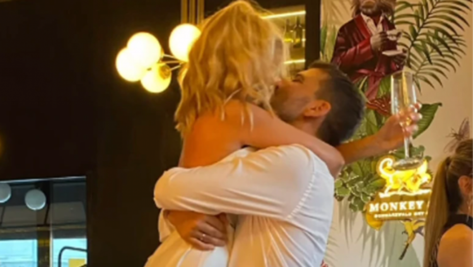 HOROR ROĐENDAN ANĐELKE PRPIĆ! Jezive fotografije sa proslave frapirale javnost, komentari se samo nižu (FOTO)