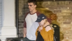 ZVEZDU HIT SERIJE "UHVATILI" SA 13 GODINA MLAĐIM KOLEGOM  Grčevito se trudili da se sakriju, ali nisu uspeli