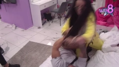 KARAMBOL U ELITI Učesnik opkolio cimerku: Ne udaraj me, kretenu!