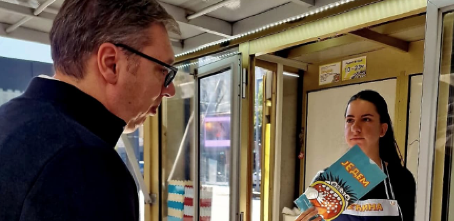 "KAO U NEKA STARA VREMENA..." Vučić u pauzi između sastanaka: Divan je dan u Beogradu (FOTO)