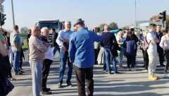 POZNAT PO RUŠENJU ŠAPCA I SRBIJE Među "ekolozima" koji blokiraju put pojavio se Dušan Petrović